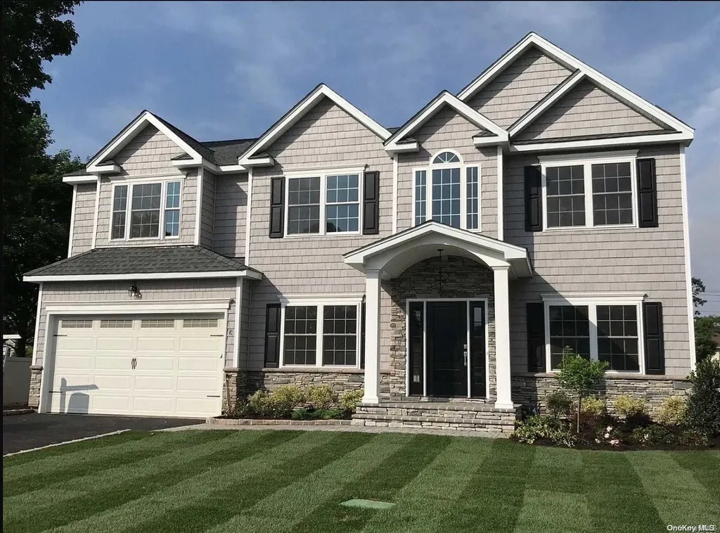 3 Lucille Drive Syosset NY 11791