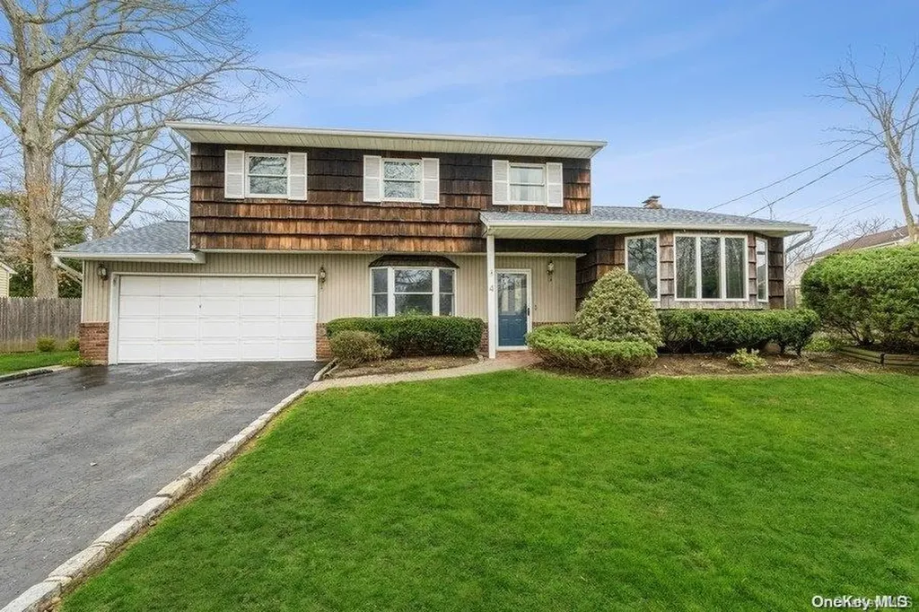 4 Kent Place Dix Hills NY 11746