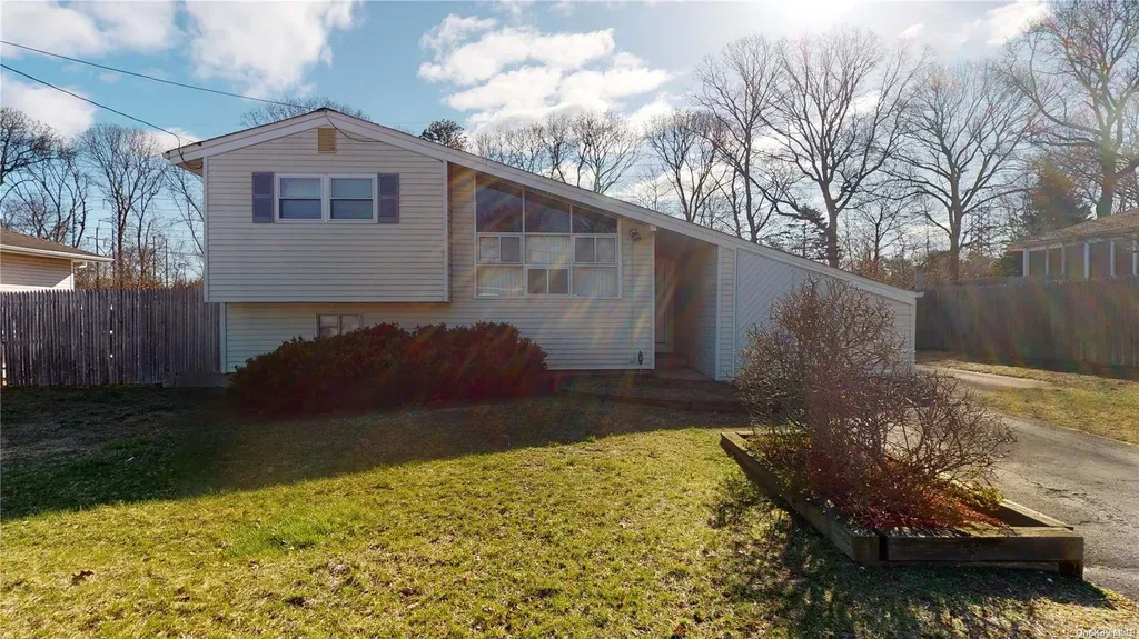 154 Tudor Road Centereach NY 11720