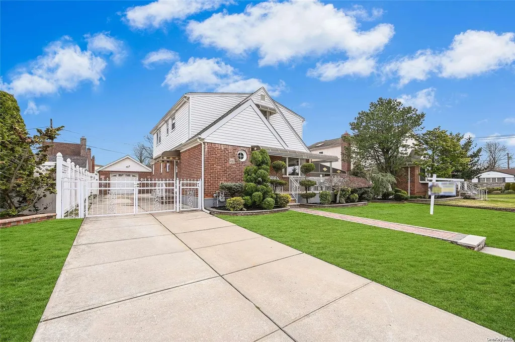 459 4th Street Elmont NY 11003