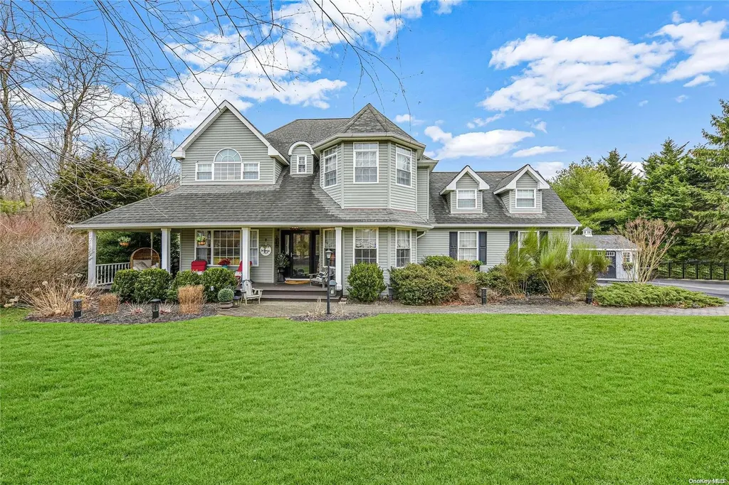 20 Manorage Road Manorville NY 11949