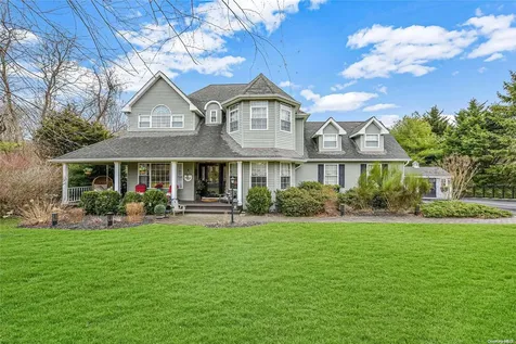 20 Manorage Road Manorville NY 11949