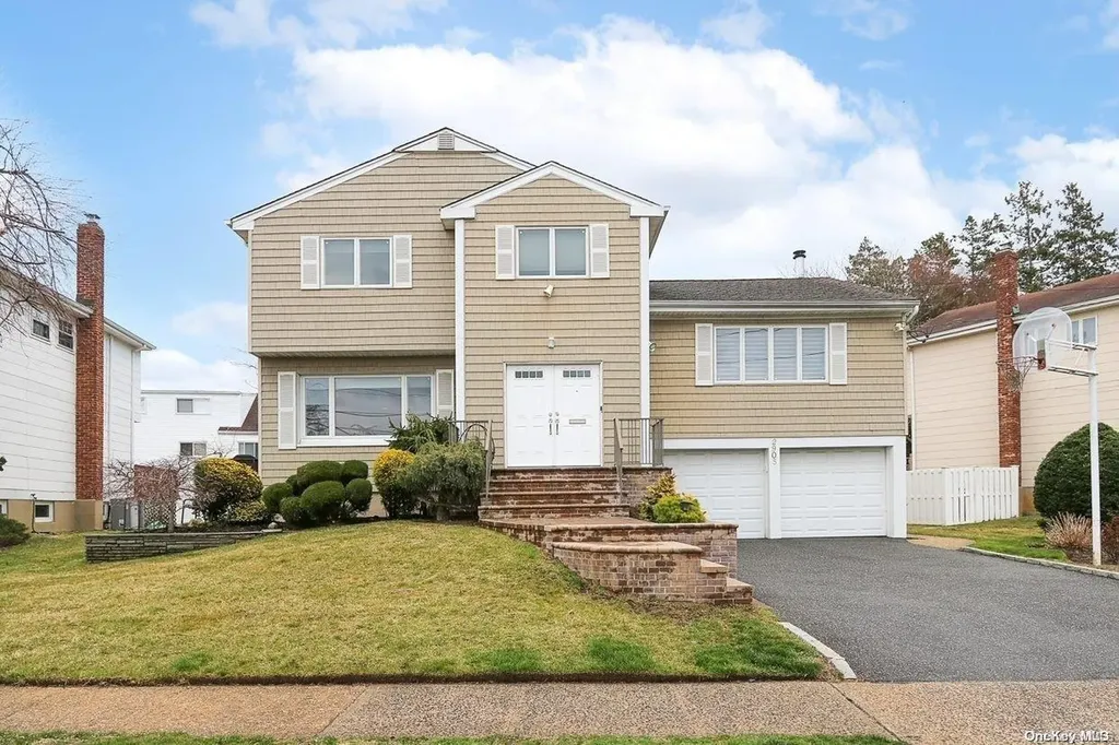 2905 Wynsum Avenue Merrick NY 11566