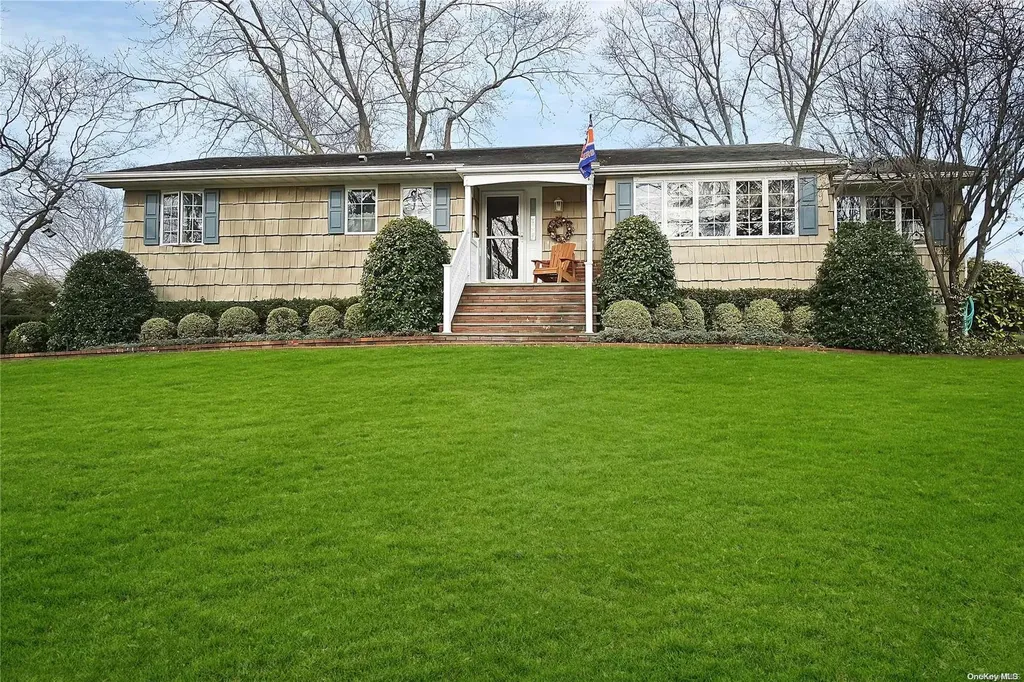 19 Chivalry Lane Nesconset NY 11767