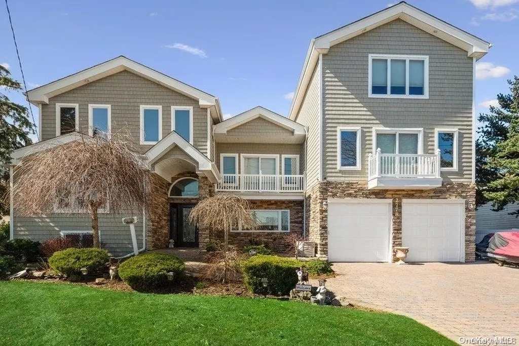 2778 Lindenmere Drive Merrick NY 11566