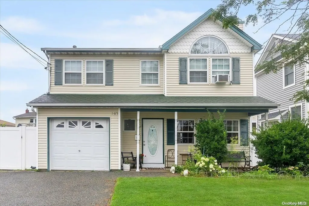 567 Fire Island Avenue Babylon NY 11702