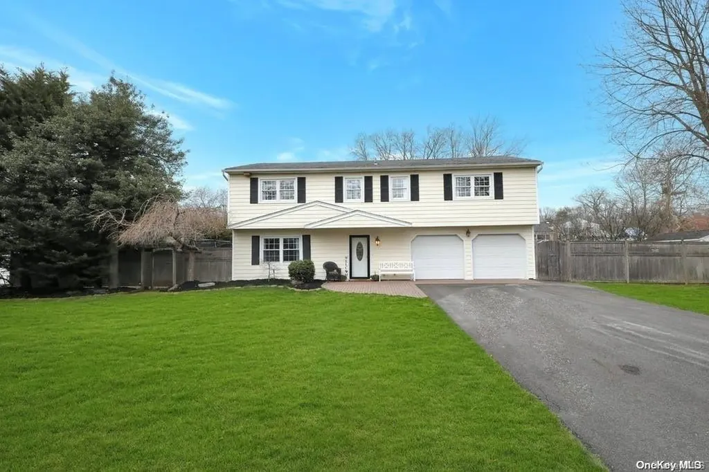 21 Campbell Drive Dix Hills NY 11746