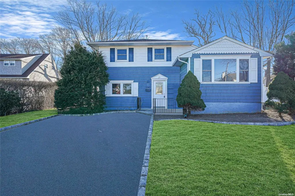 1341 Elayne Avenue Bay Shore NY 11706