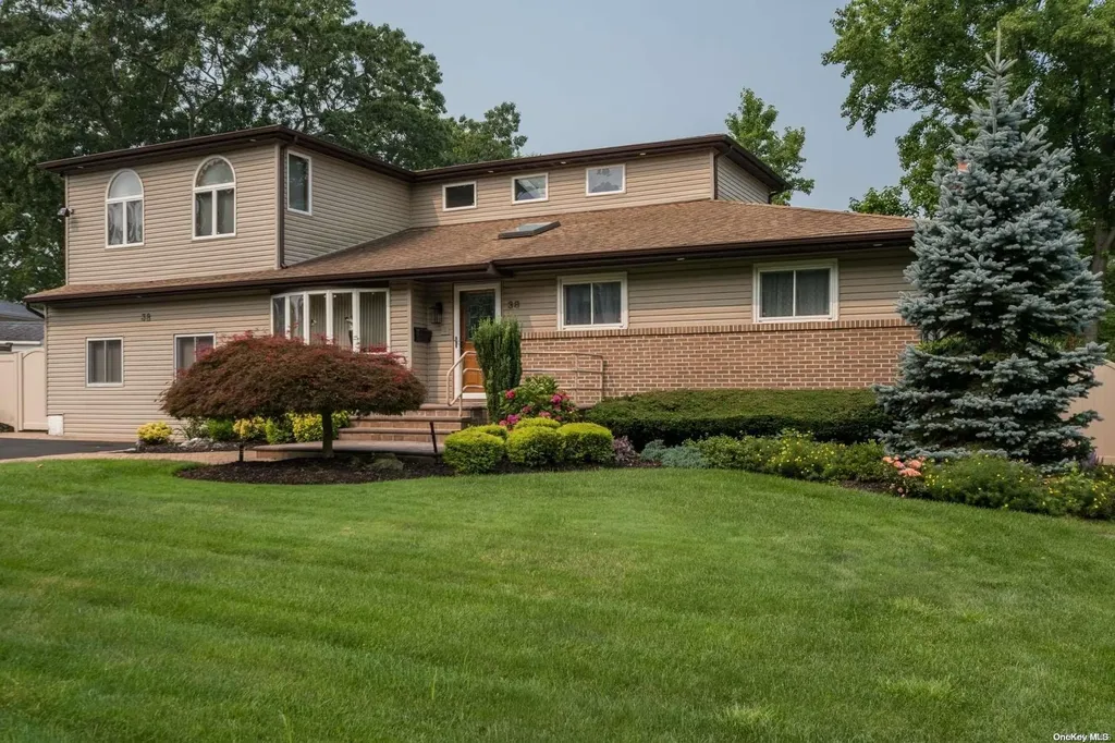 38 Beaumont Drive Plainview NY 11803