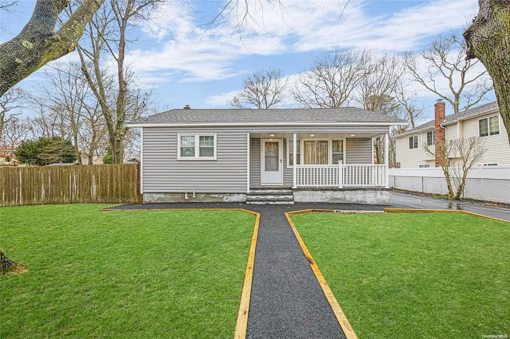 95 Hampton Avenue Mastic NY 11950