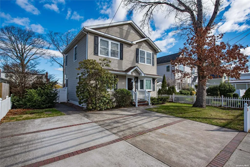 733 Albin Avenue West Babylon NY 11704