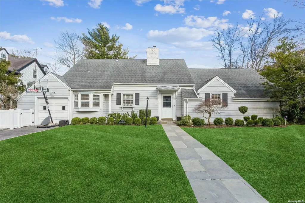 985 Clark Place Woodmere NY 11598