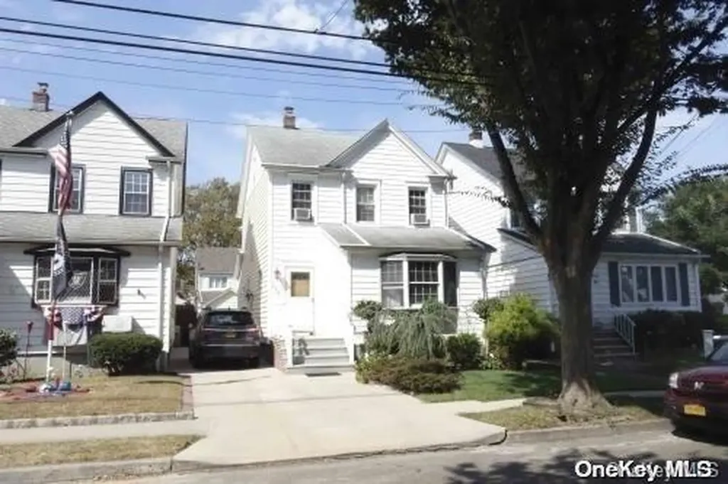 89-06 239th Street Bellerose NY 11426