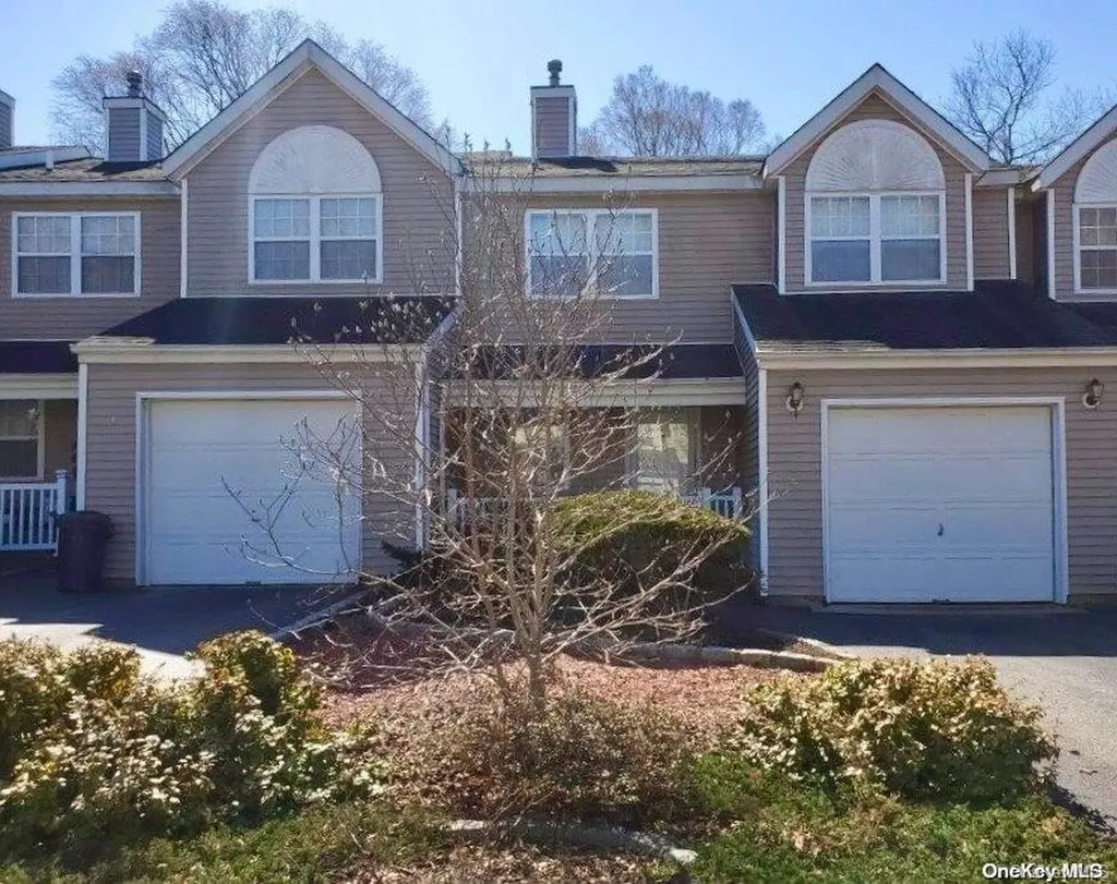 35 Cedar Street Central Islip NY 11722
