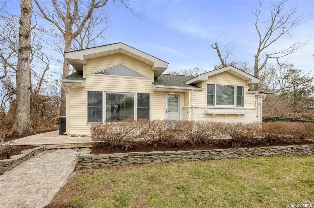 21 N Hampton Avenue Miller Place NY 11764