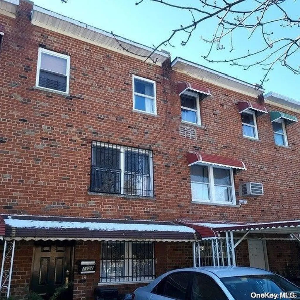 1152 E 225th Street Bronx NY 10466