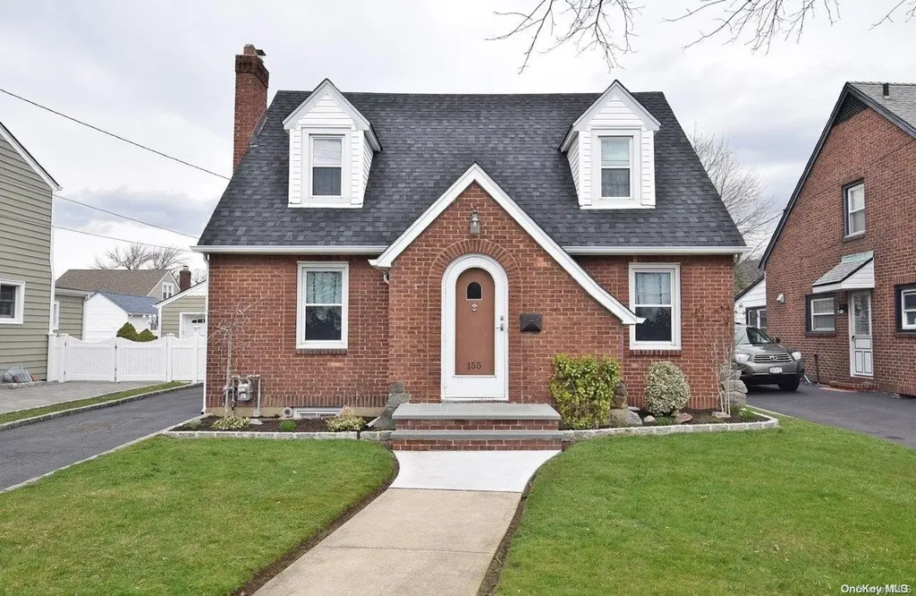 155 Wicks Lane Malverne NY 11565