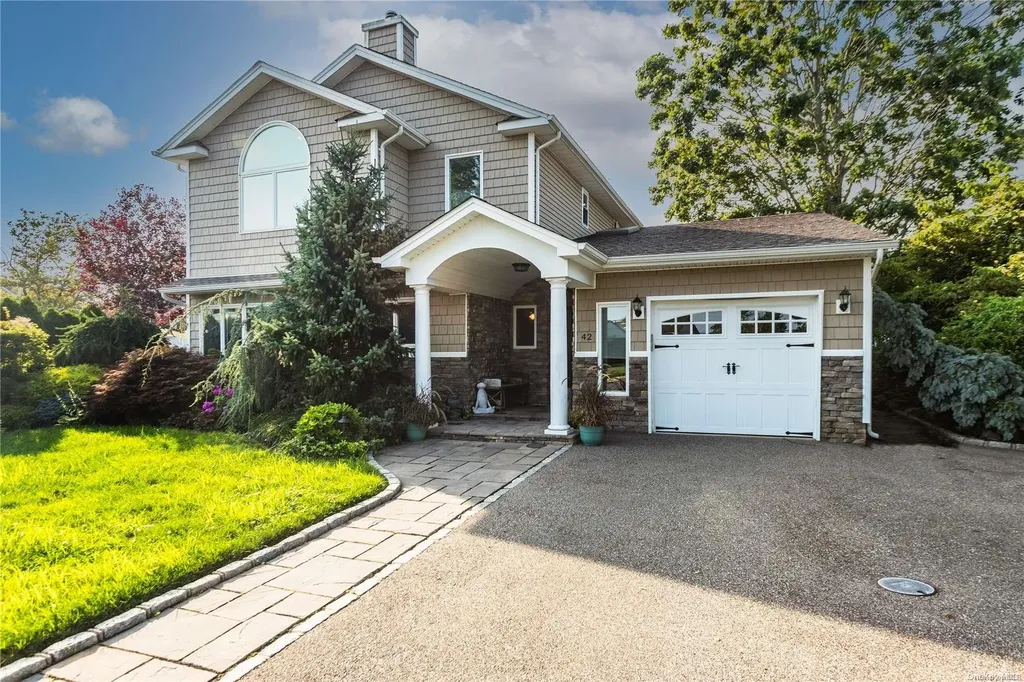 42 Belmont Circle Syosset NY 11791