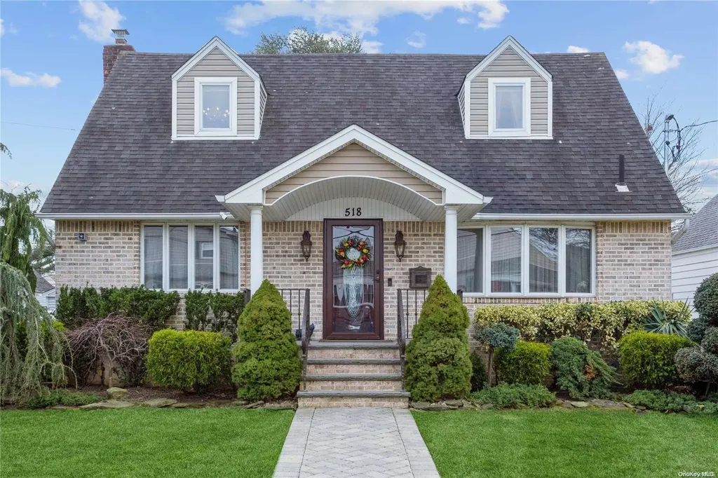 518 8th Avenue New Hyde Park NY 11040