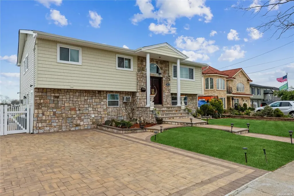 3971 Darby Lane Seaford NY 11783