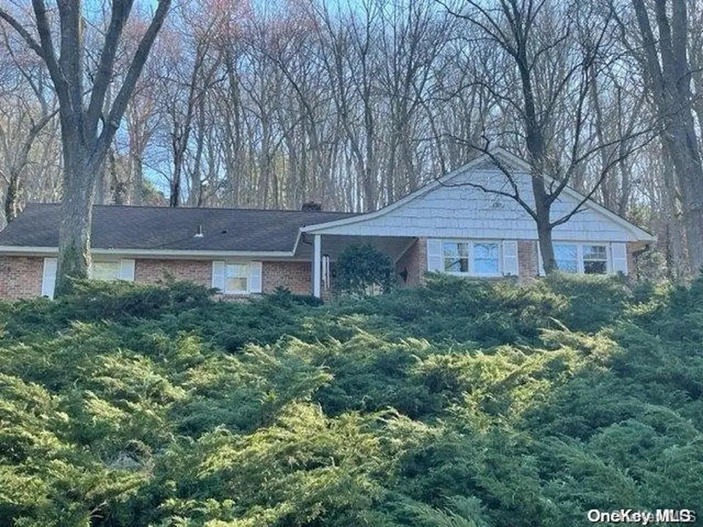 523 Harbor Road Cold Spring Harbor NY 11724