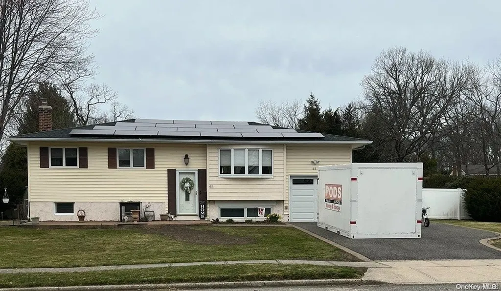 45 Seneca Drive Commack NY 11725