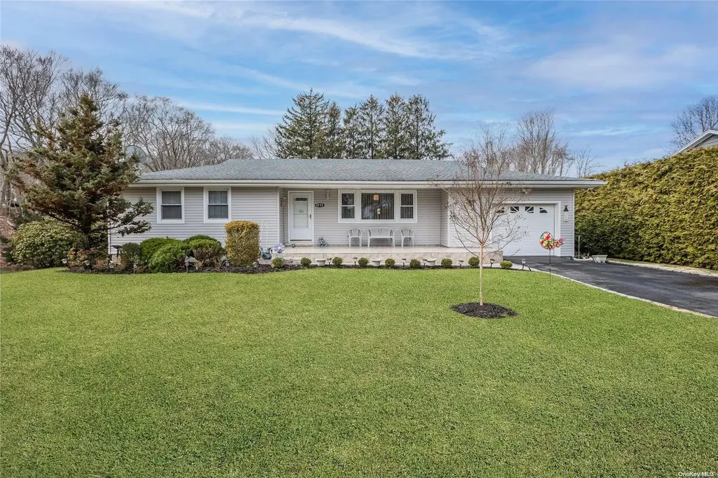2255 Cox Neck Road Mattituck NY 11952