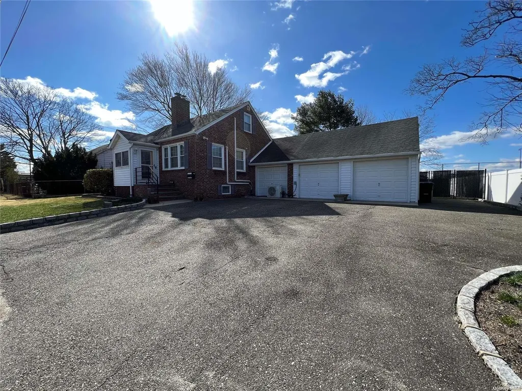 60 Ogden Road West Islip NY 11795