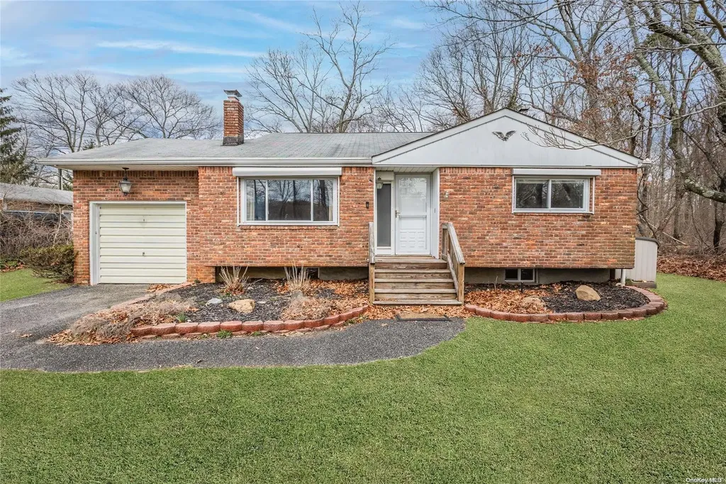 148 Forge Road Calverton NY 11933