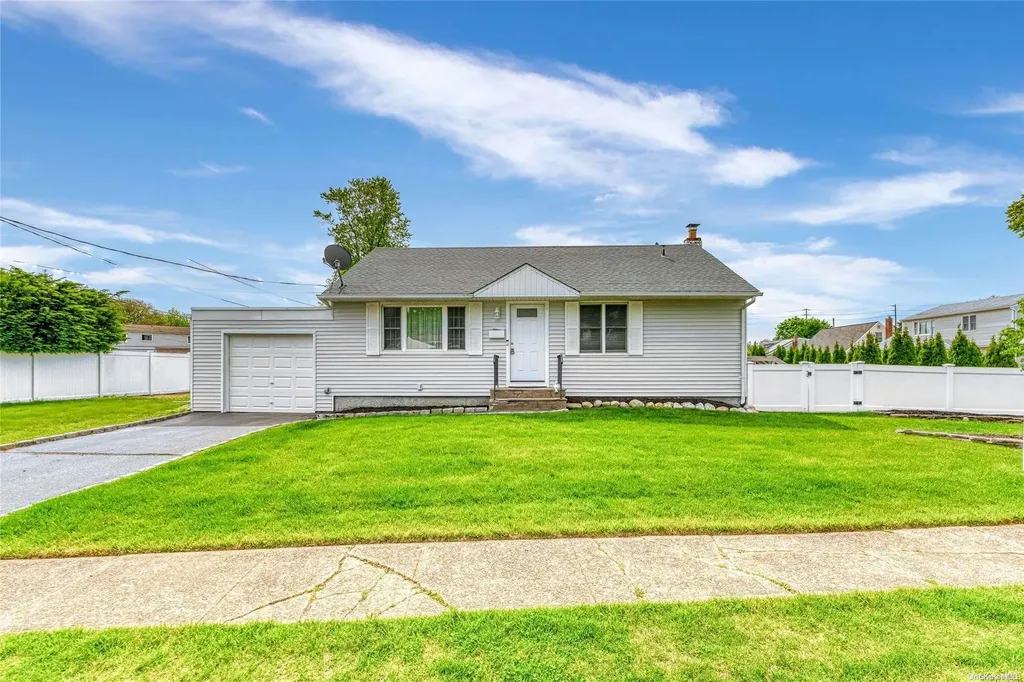 1 Eleanor Drive Massapequa NY 11758