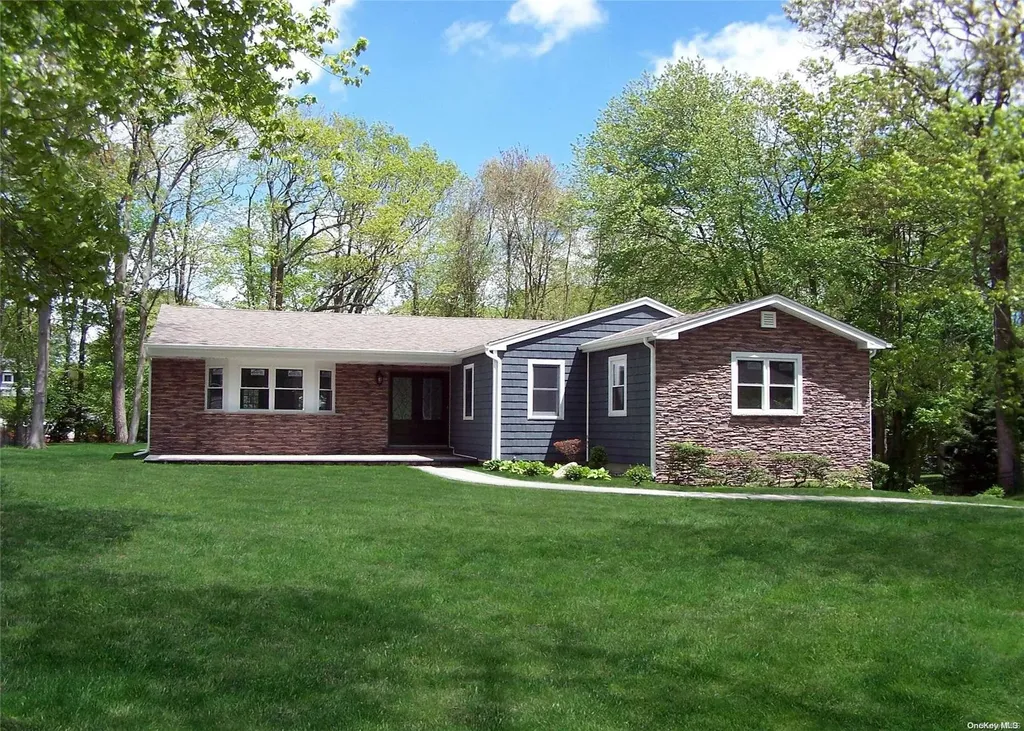 37 Mcculloch Drive Dix Hills NY 11746