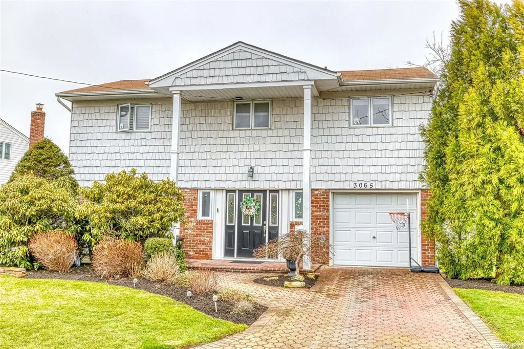 3065 Seaview Lane Bellmore NY 11710