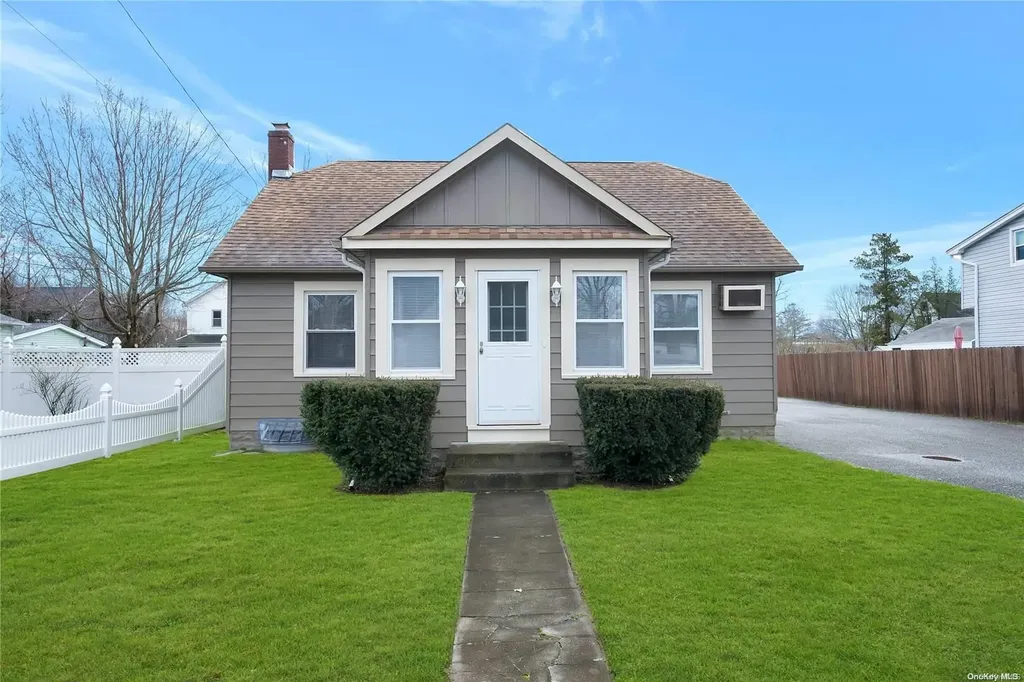 23 Bayview Avenue East Patchogue NY 11772