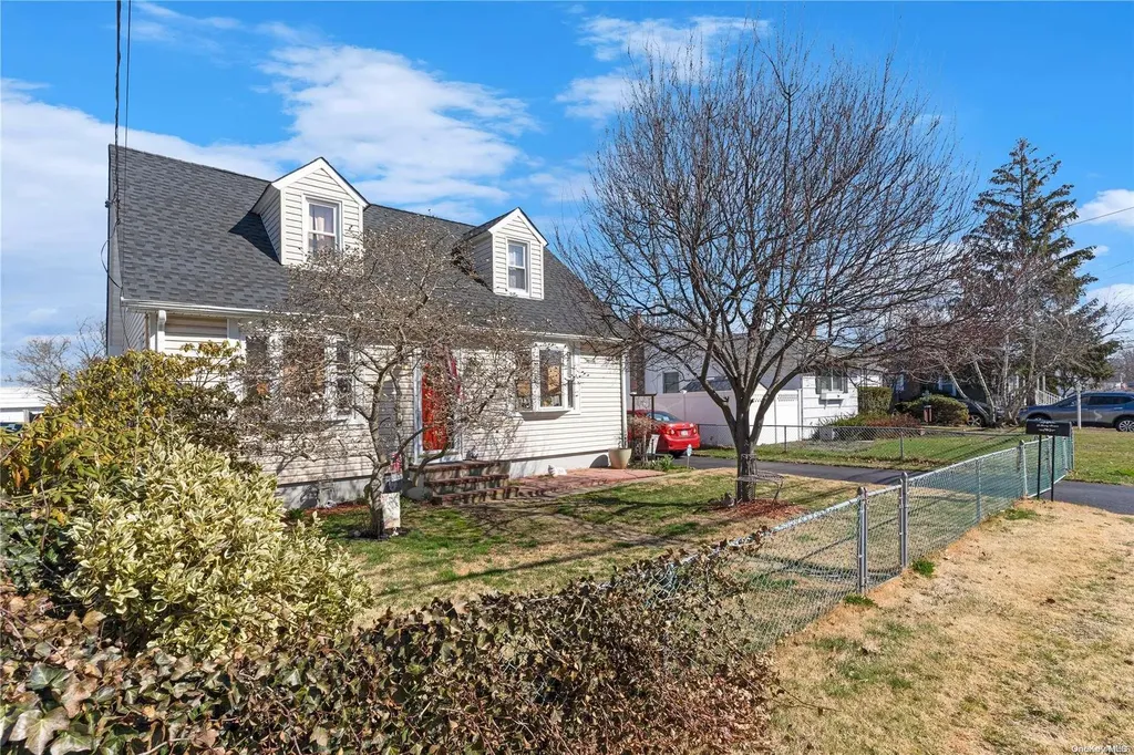 59 Henry Avenue Babylon NY 11702
