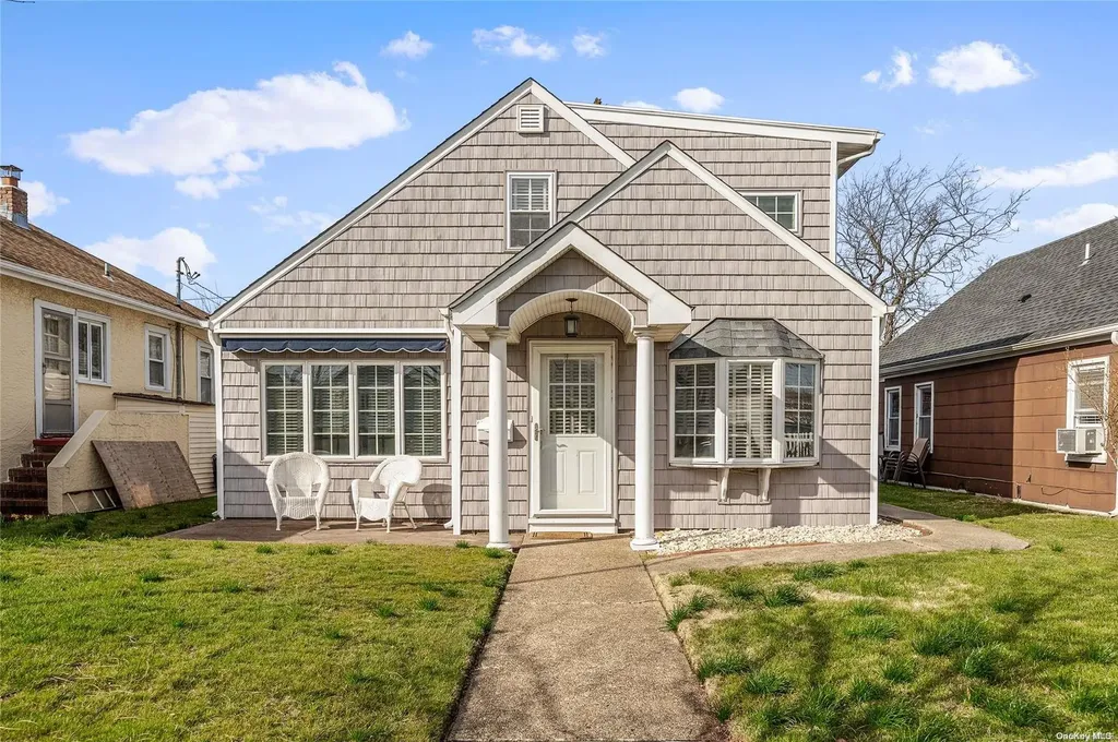 543 E Harrison Street Long Beach NY 11561