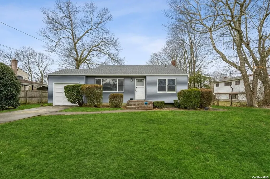 1412 Peters Boulevard Bay Shore NY 11706