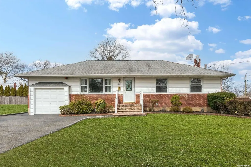 11 John Place Commack NY 11725