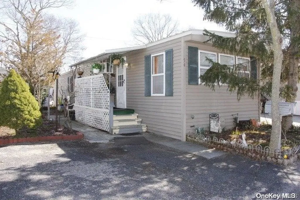 37-54 Hubbard Avenue Riverhead NY 11901