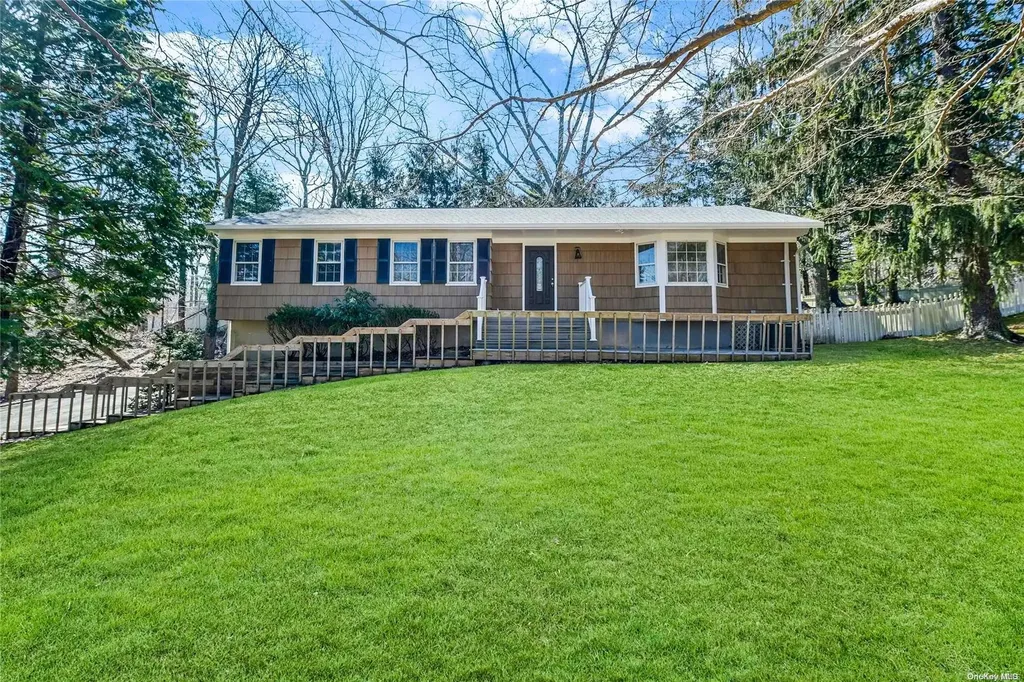 33 Circle Drive Shoreham NY 11786