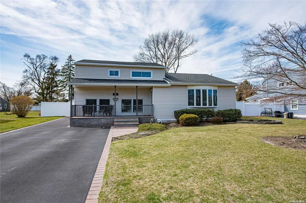 980 Manor Lane Bay Shore NY 11706