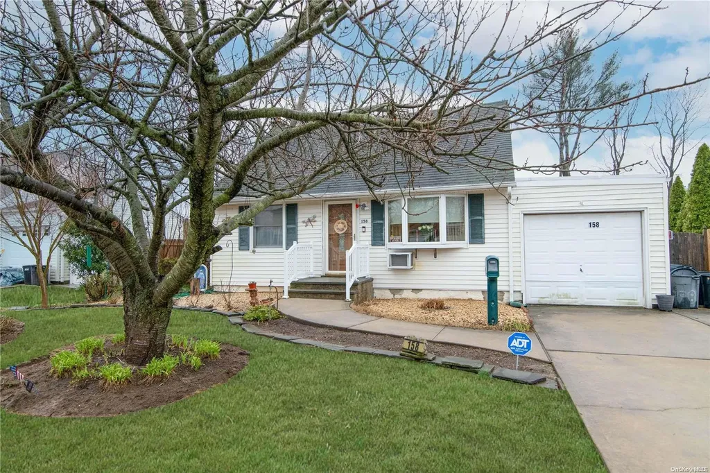158 Walker Street West Babylon NY 11704