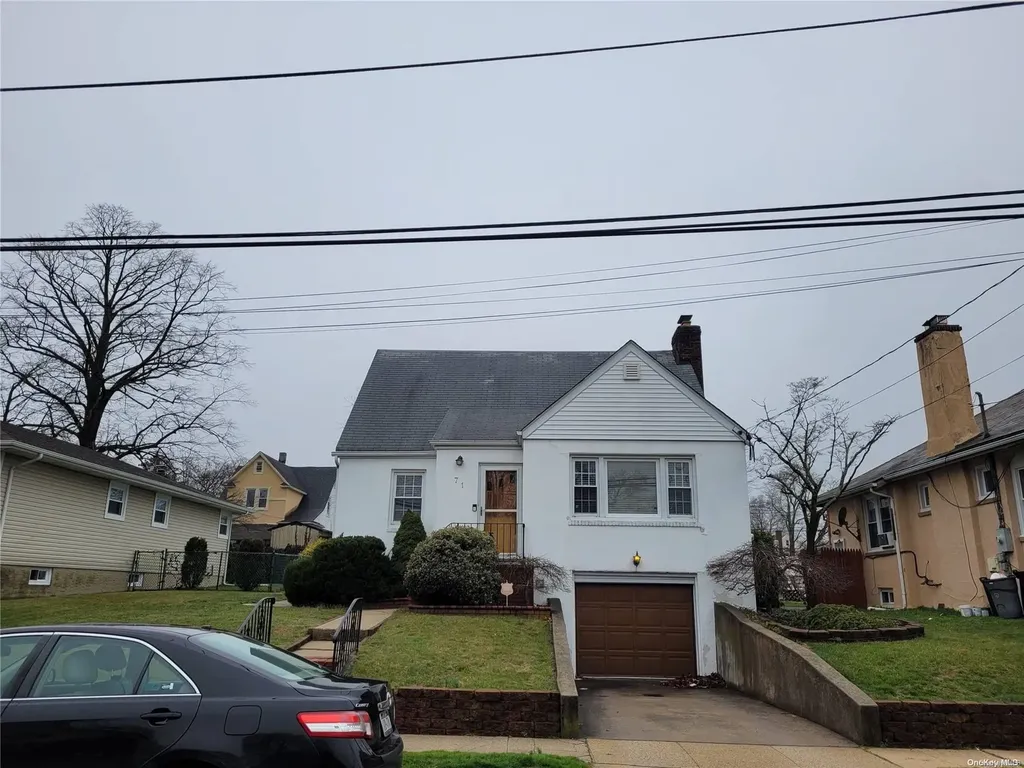 71 Frederick Avenue Freeport NY 11520