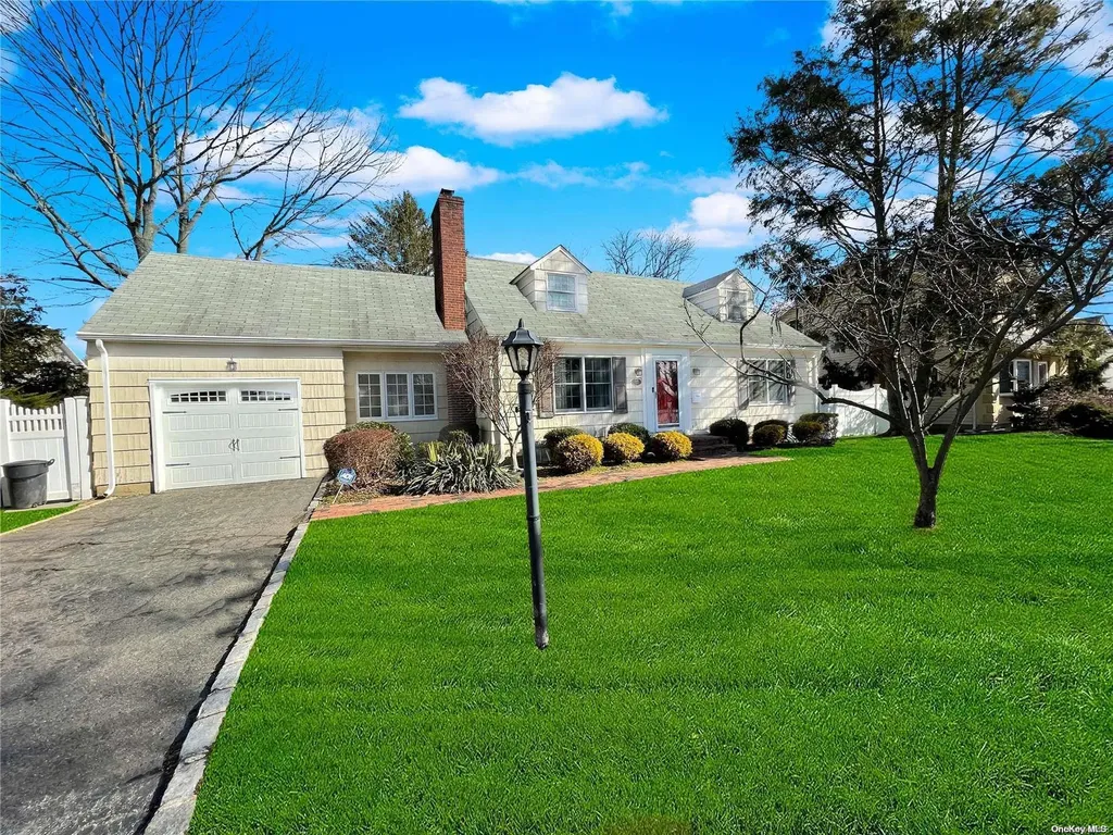 12 Dawes Avenue Syosset NY 11791