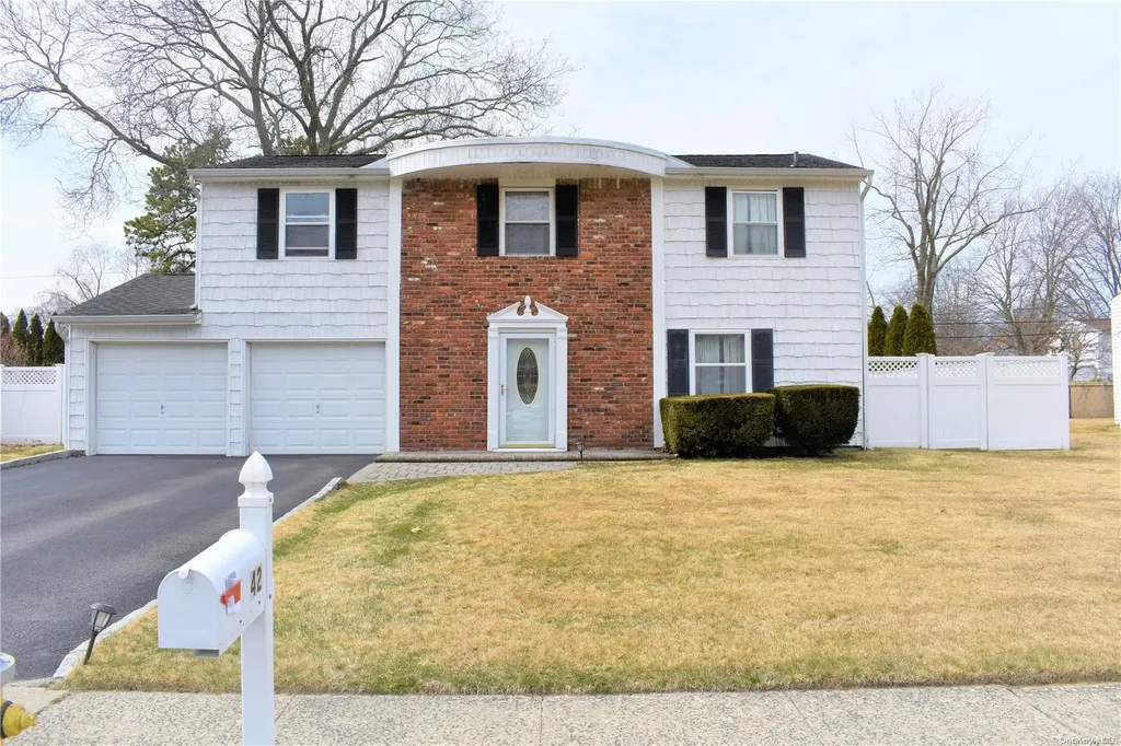 42 Imperial Drive Selden NY 11784