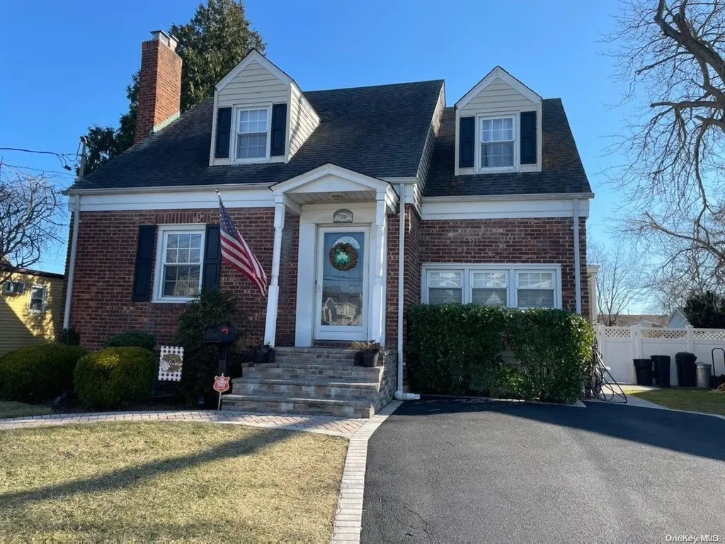 718 Barnes Avenue Baldwin NY 11510