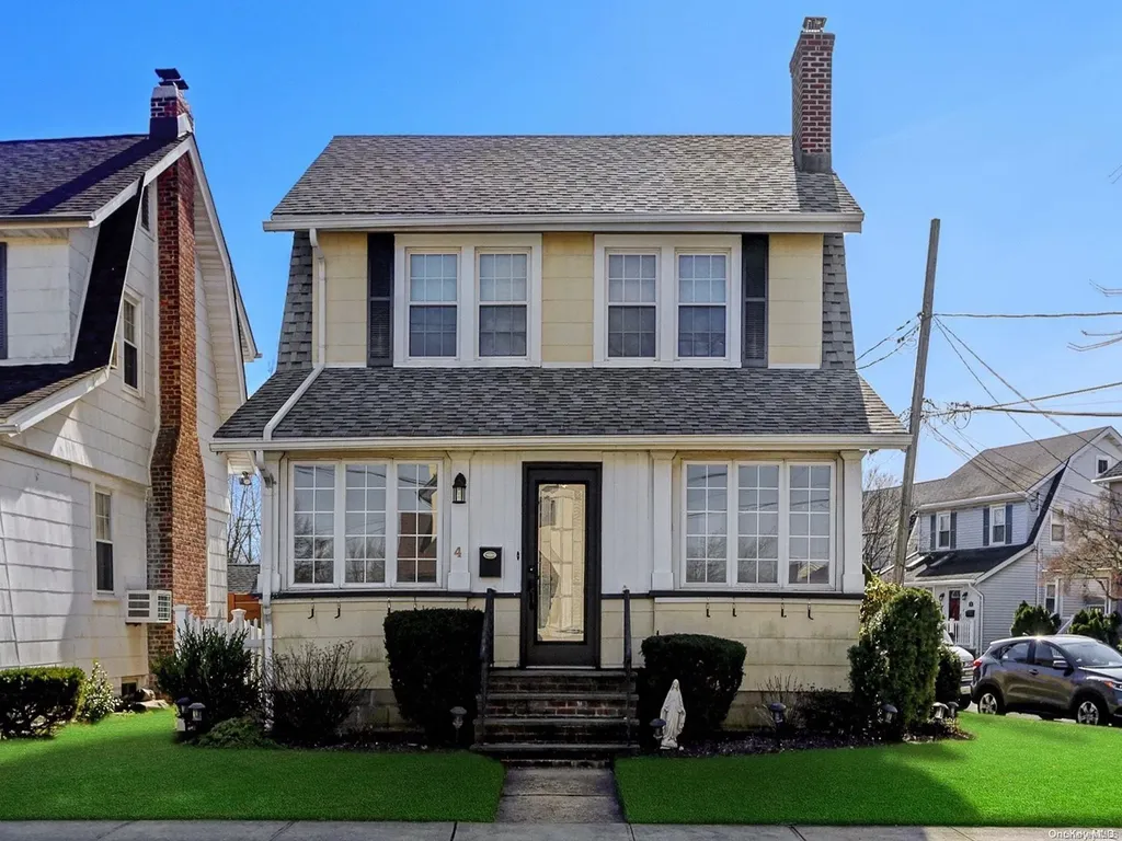 4 Newton Avenue Lynbrook NY 11563