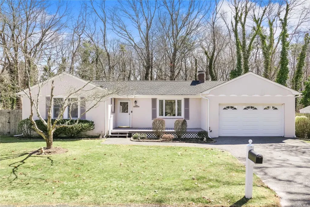 157 Donegan Avenue East Patchogue NY 11772