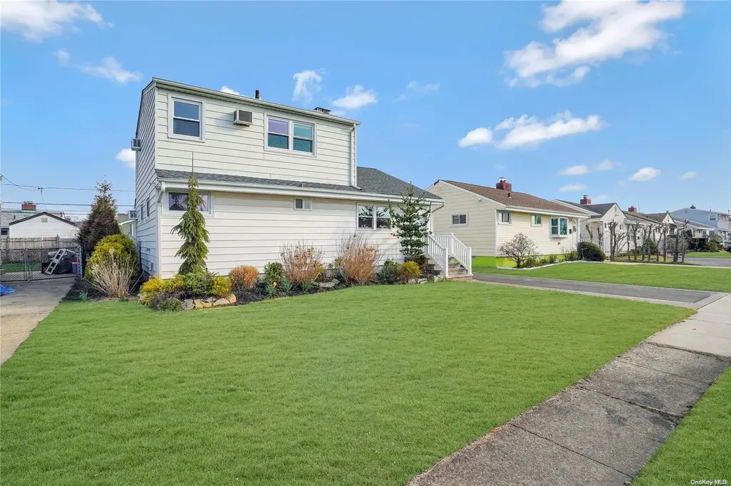 58 Hubbard Avenue Freeport NY 11520