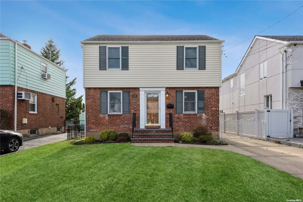 329 White Road Mineola NY 11501