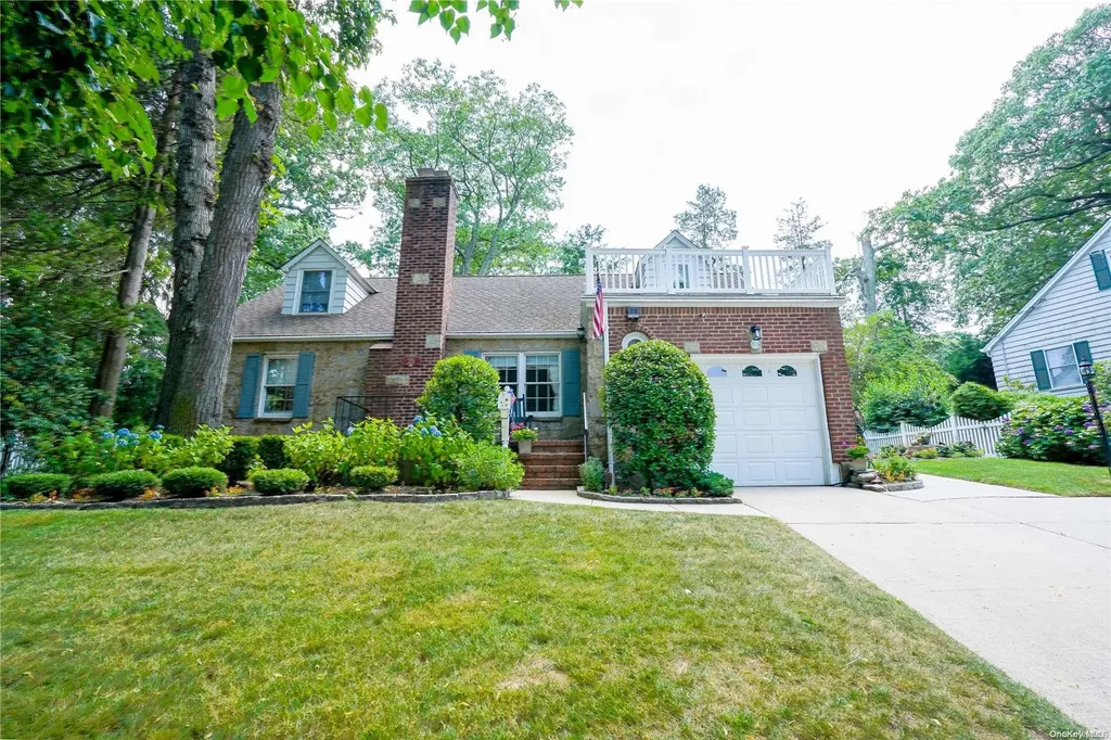 25 Salem Way Glen Head NY 11545